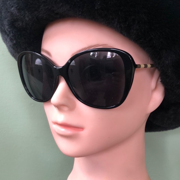 Burberry B4235-Q Sunglasses main image 8
